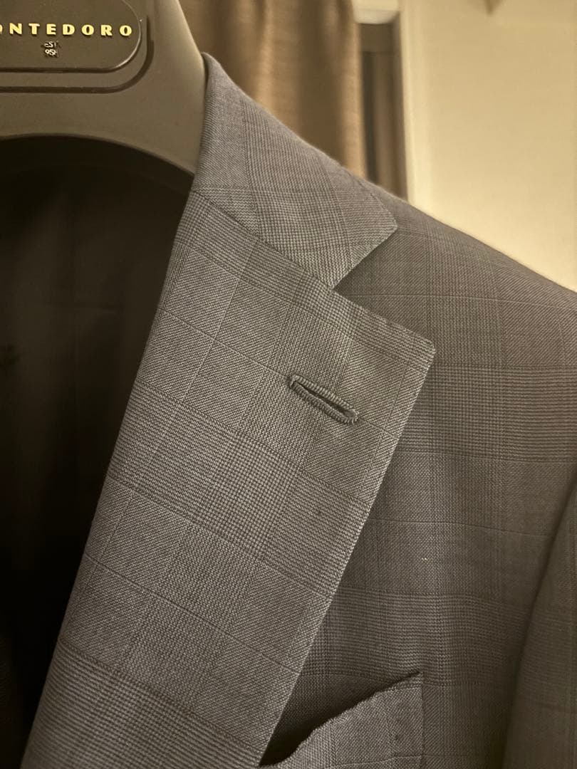 ISAIA ネイビー　スーツ　42
