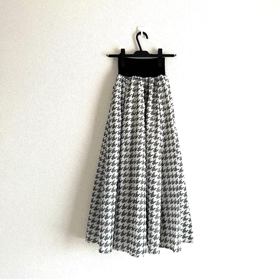 ❤︎新品❤︎MoNiLE千鳥柄フロッキーフレアスカート