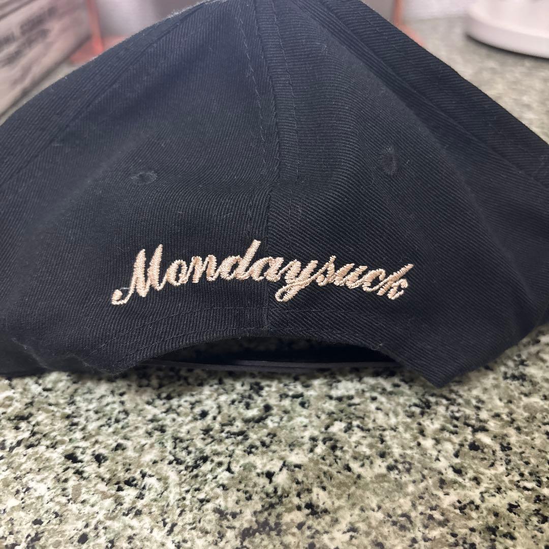 monday suck ブラックキャップ　美品