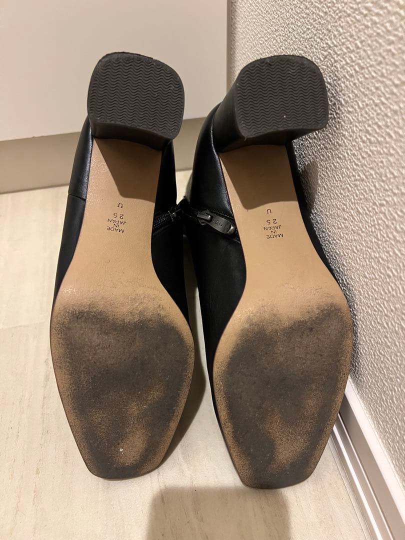 DIANA ダイアナ　ブラックレザー スクエアトゥブーツ