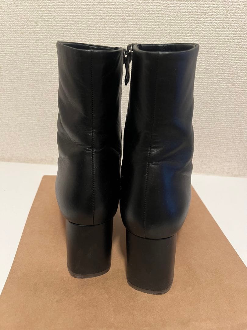 DIANA ダイアナ　ブラックレザー スクエアトゥブーツ