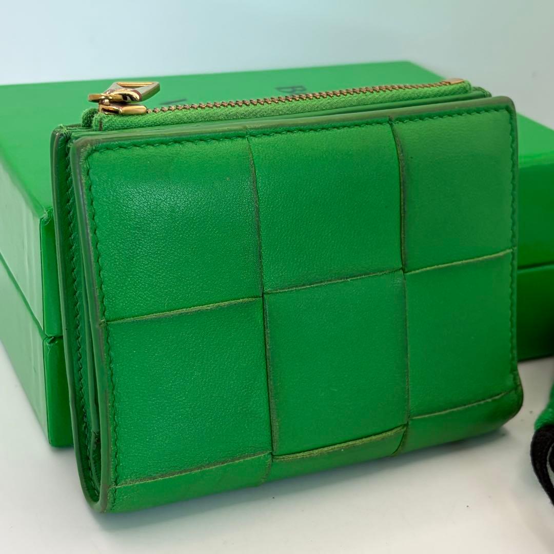 BOTTEGA VENETA☆スモールカセット二つ折り財布 グリーン