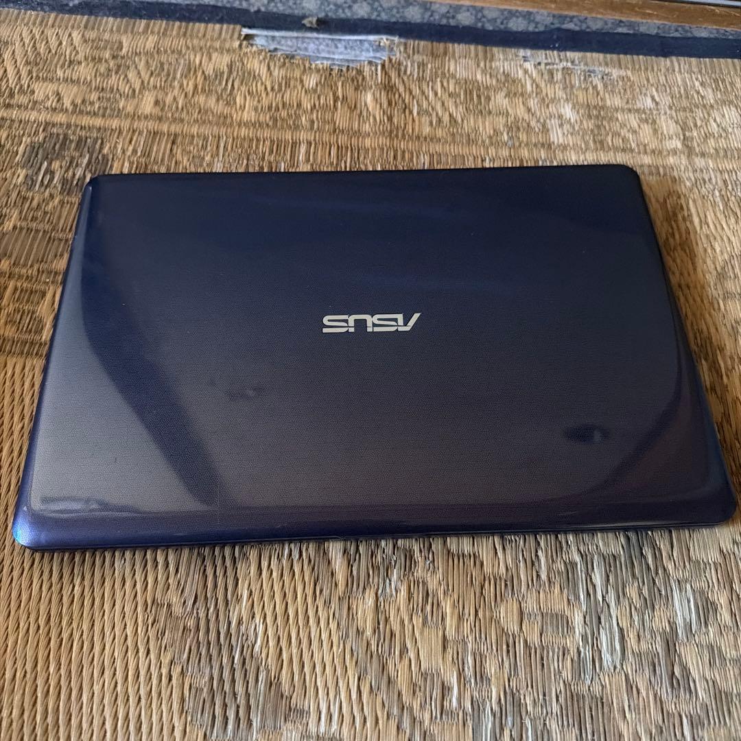 ASUS R203M ノートパソコン