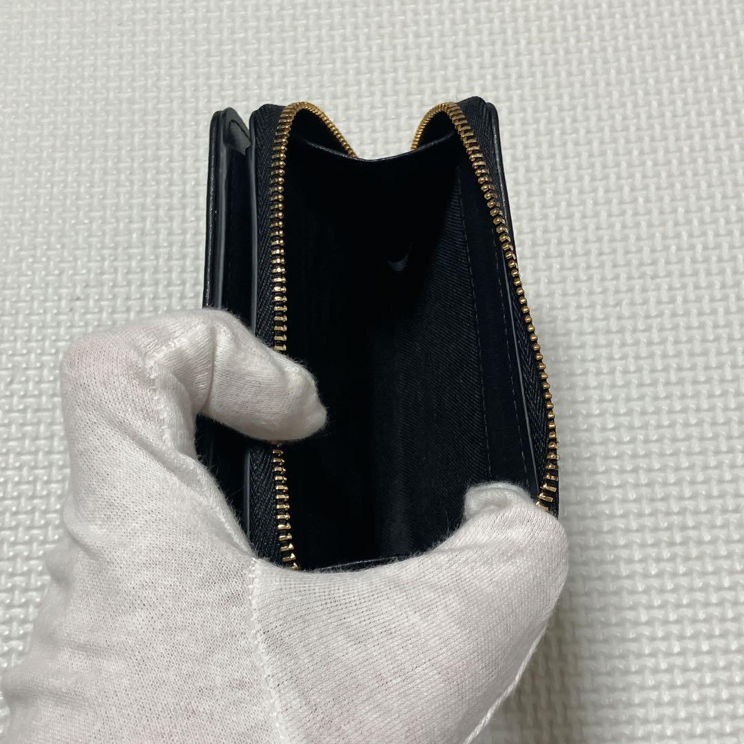 未使用　TORY BURCH レザー二つ折り財布　キルティング　ブラック　箱付き