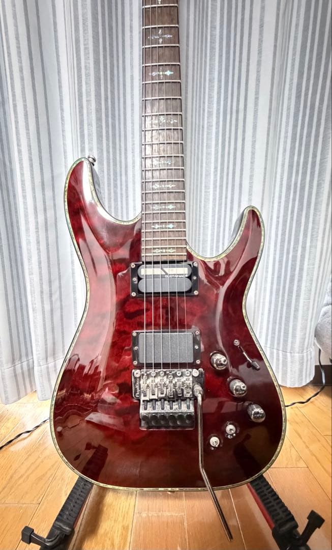 Schecter Hellraiser Sustainiacエレキギター