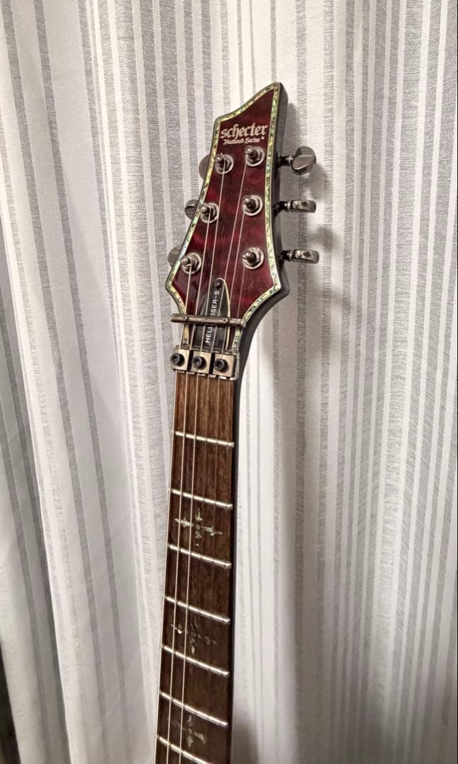 Schecter Hellraiser Sustainiacエレキギター