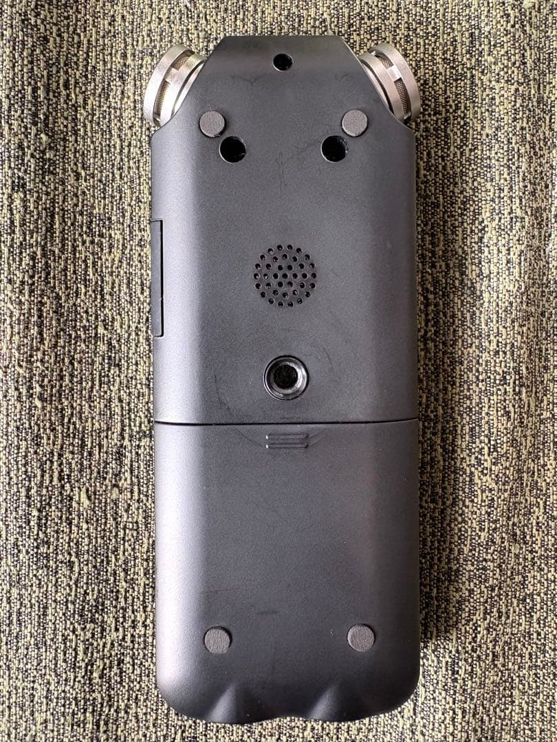 TASCAM　DRー05　Linear PCM Recorder