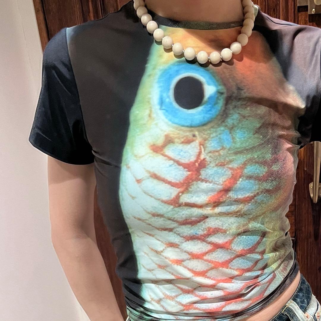 BOTTER FITTED T-SHIRT フィッシュ　プリントtシャツ