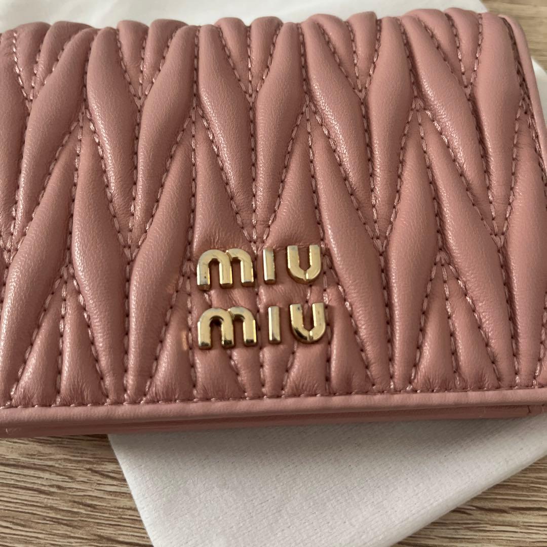 miumiu ピンク キルティング 財布