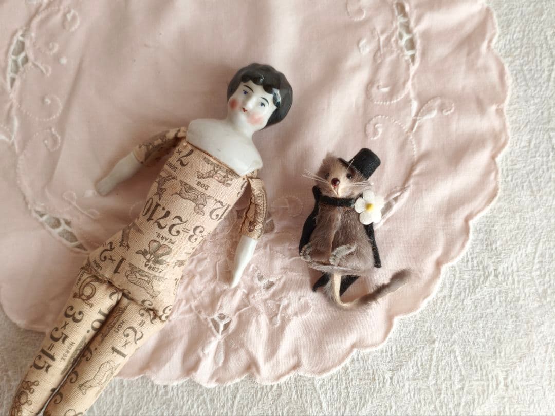 * vintage figure ୨୧ * シルクハットとマントの ネズミさん