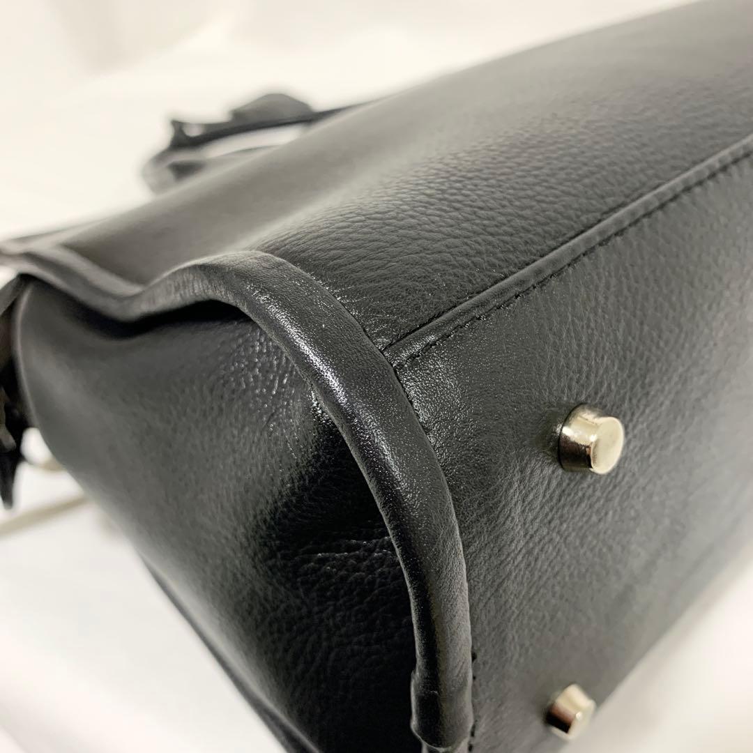 【美品】ウィムガゼット　Hoaw.ミニボストンバッグ　チャーム　底鋲　カウレザー