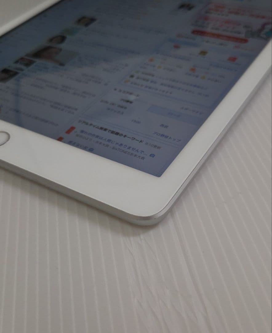 iPad 第6世代　32GB WiFi Cellularモデル