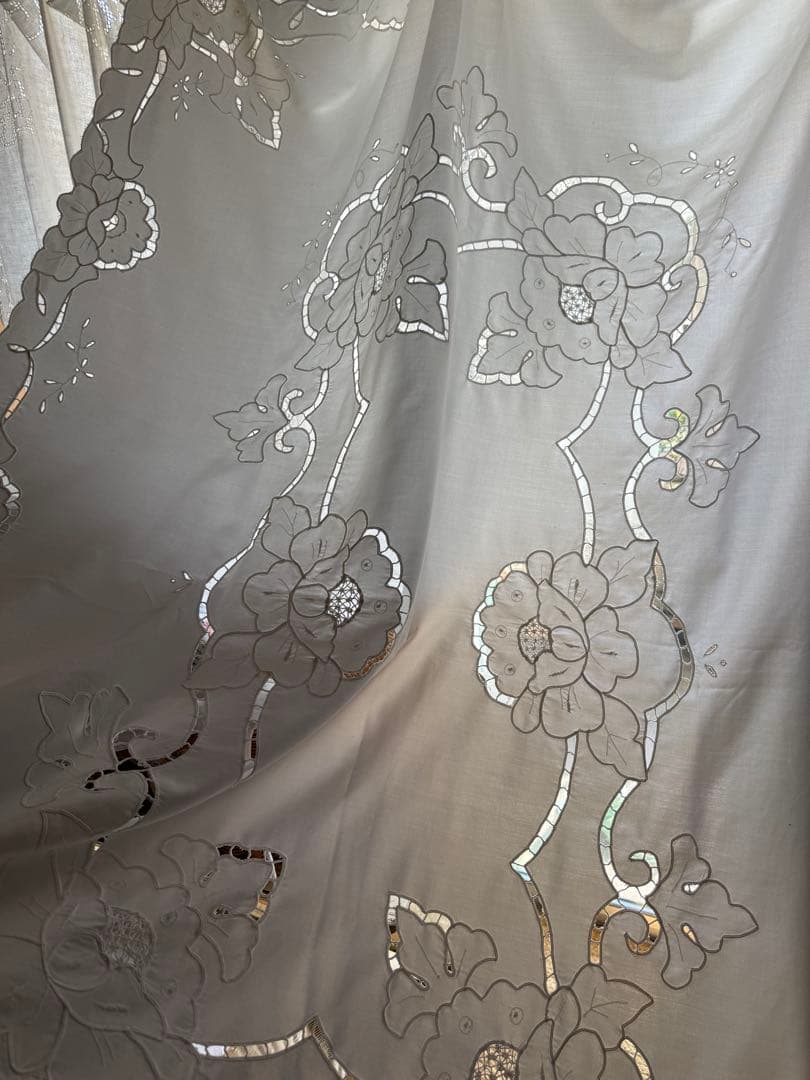 フランスアンティークஐ⋆*花柄刺繍の大判クロス・カーテンにも〜