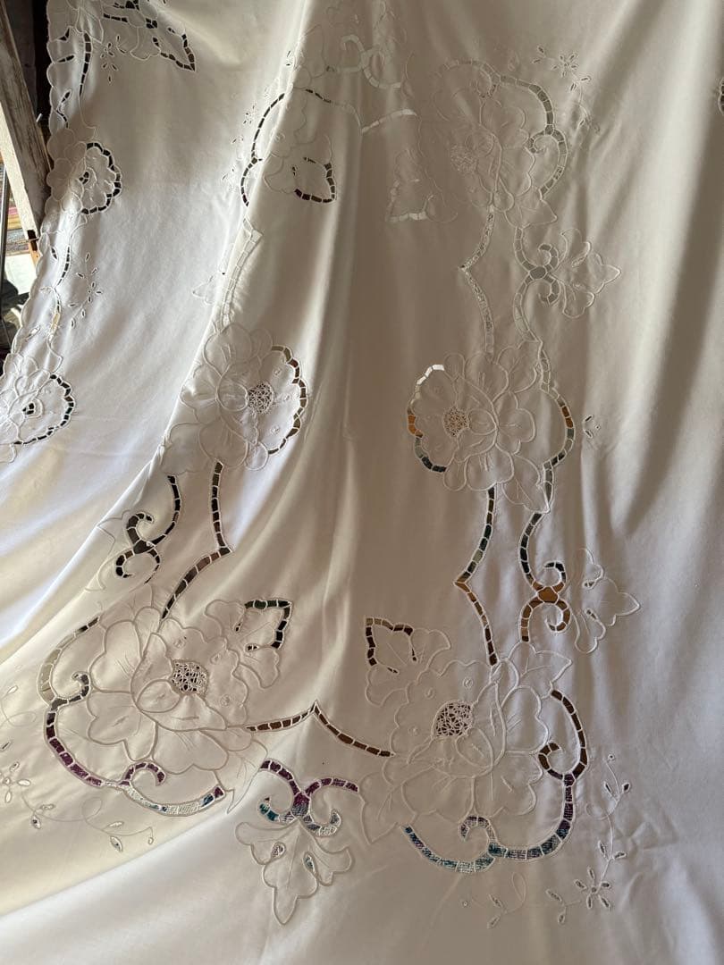 フランスアンティークஐ⋆*花柄刺繍の大判クロス・カーテンにも〜