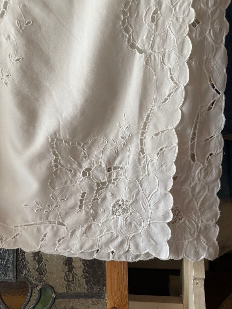 フランスアンティークஐ⋆*花柄刺繍の大判クロス・カーテンにも〜