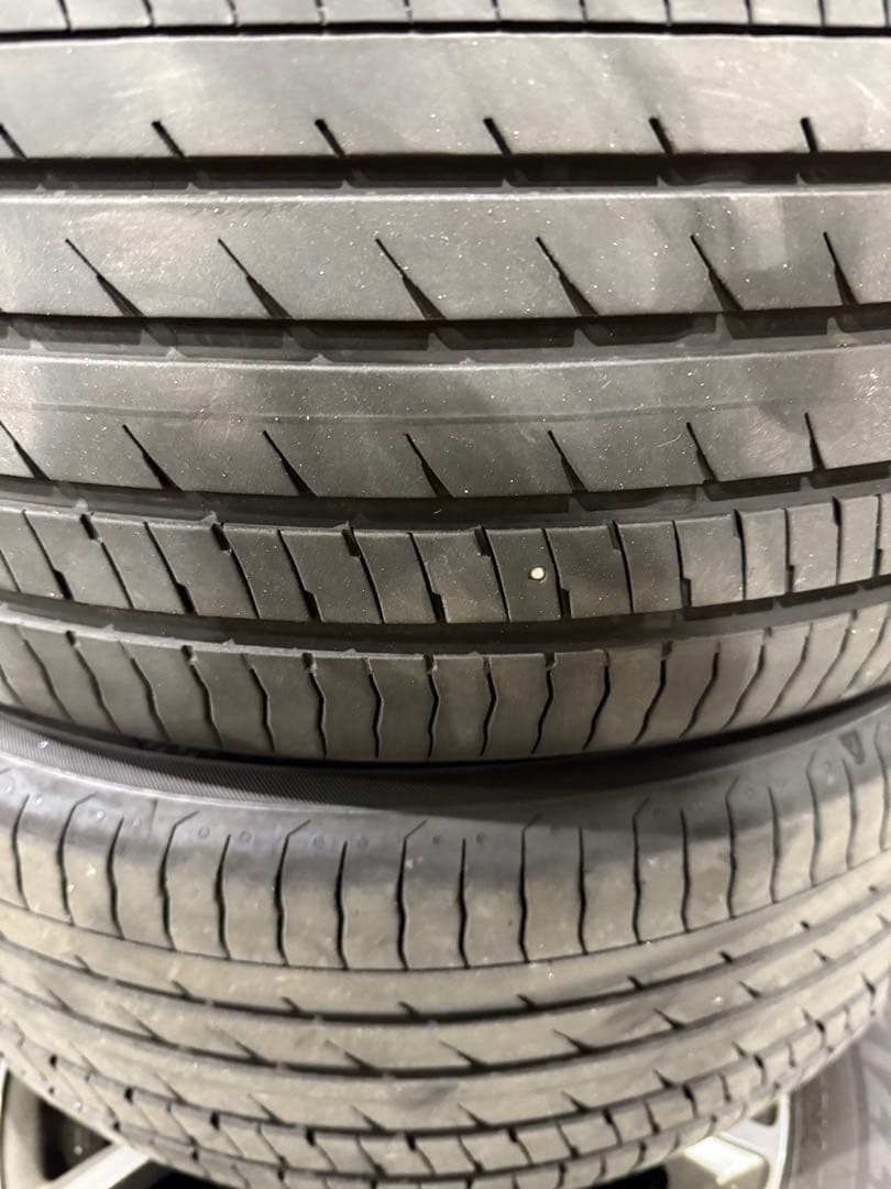 バリ山　ヨコハマ dB デシベル　225/45 R18 タイヤ 4本セット