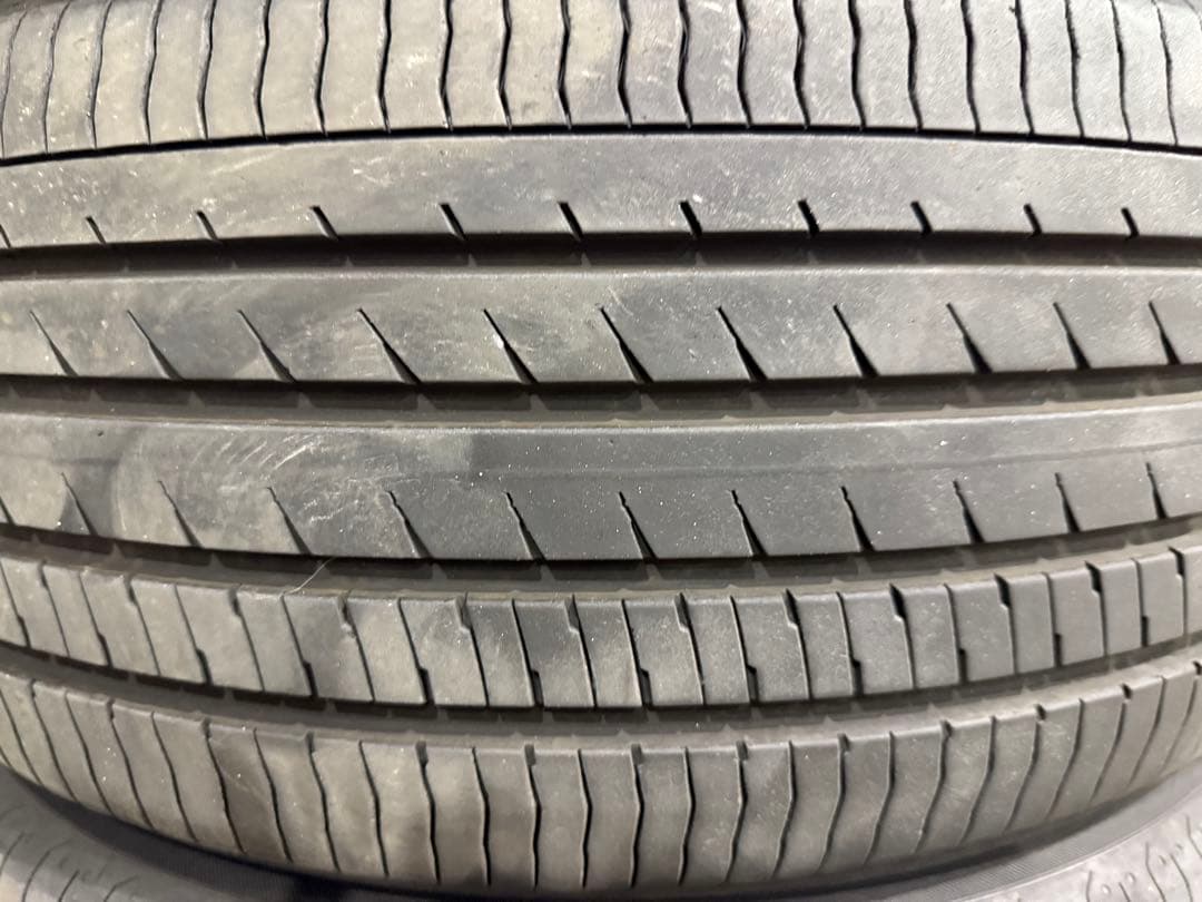 バリ山　ヨコハマ dB デシベル　225/45 R18 タイヤ 4本セット