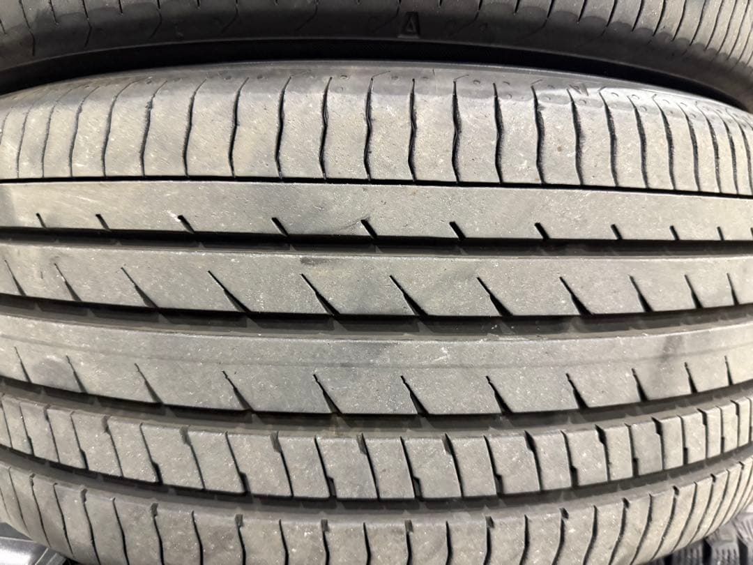 バリ山　ヨコハマ dB デシベル　225/45 R18 タイヤ 4本セット