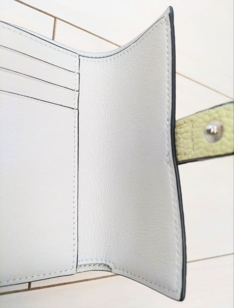 ロエベ LOEWE 三つ折り財布【美品】