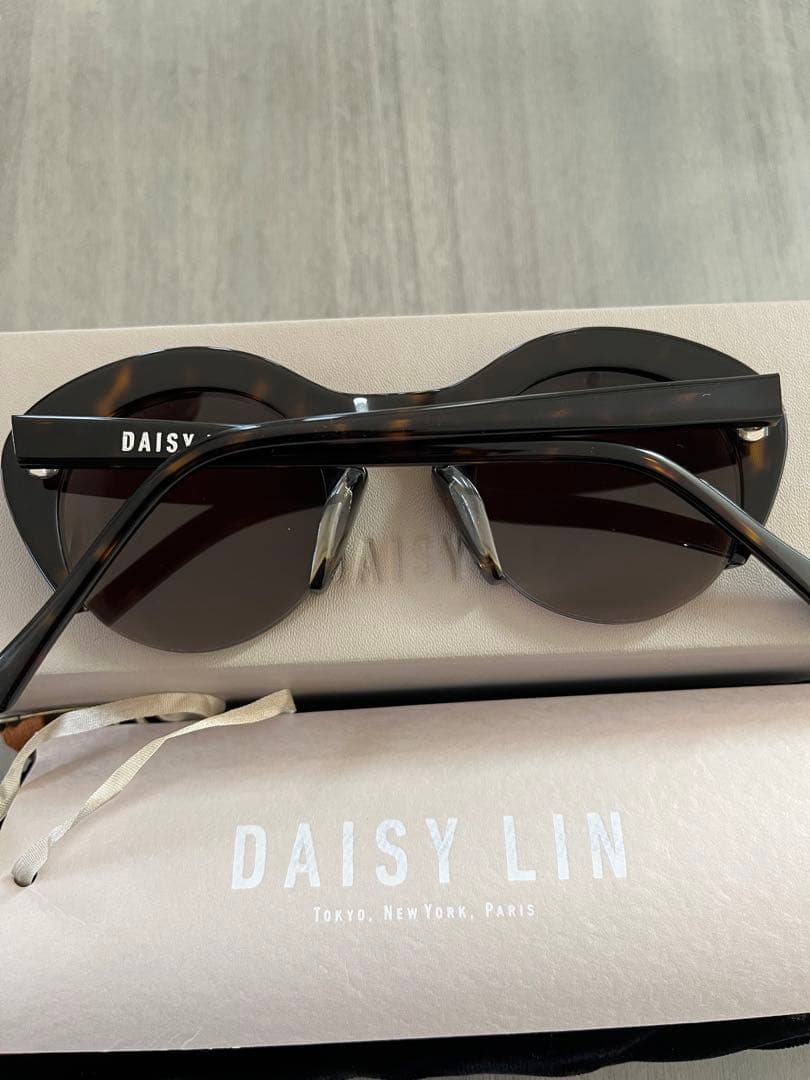 Ｄａｉｓｙ　Ｌｉｎデイジーリンサングラス　Ｍａｒｇａｎブラウン系　美品　【中古】