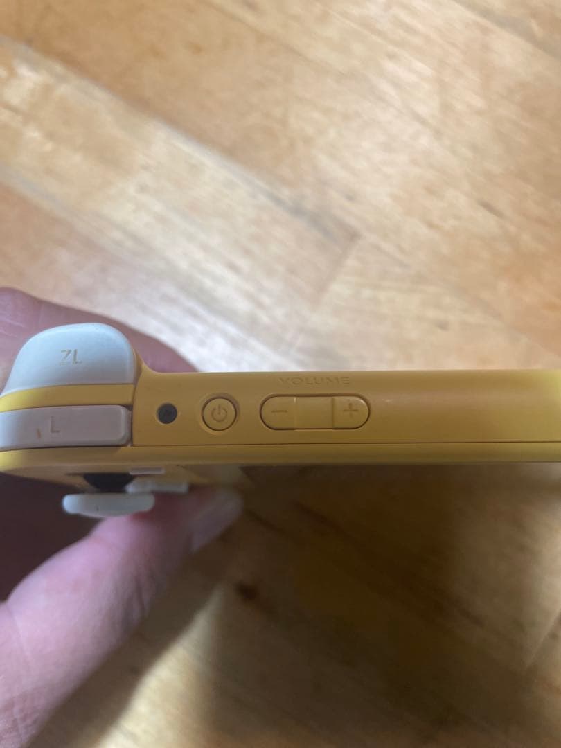 Nintendo Switchライト　黄色　本体のみの