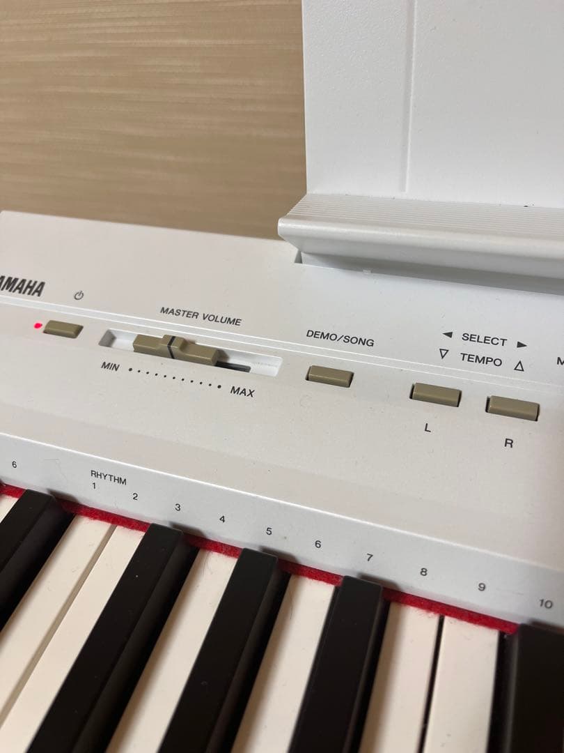Yamaha P-105 ホワイト 電子ピアノ　スタンド付き