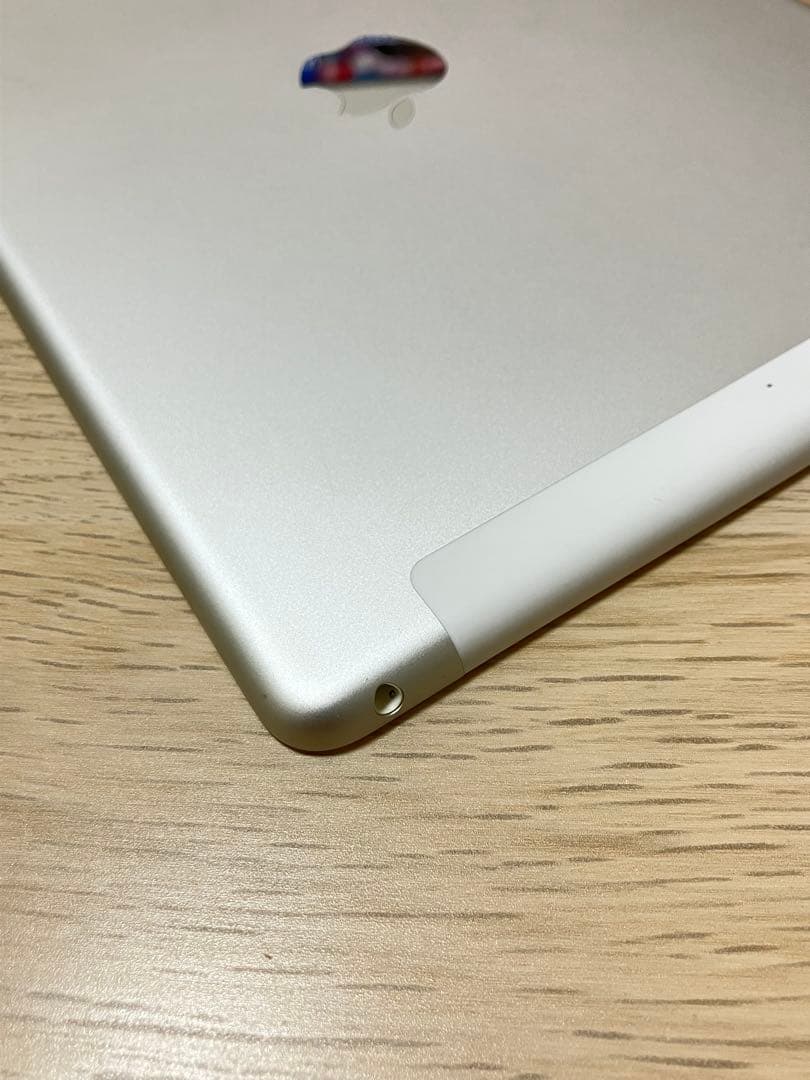 バッテリー良好 iPad 第7世代 32GB Wi-Fi セルラードコモ