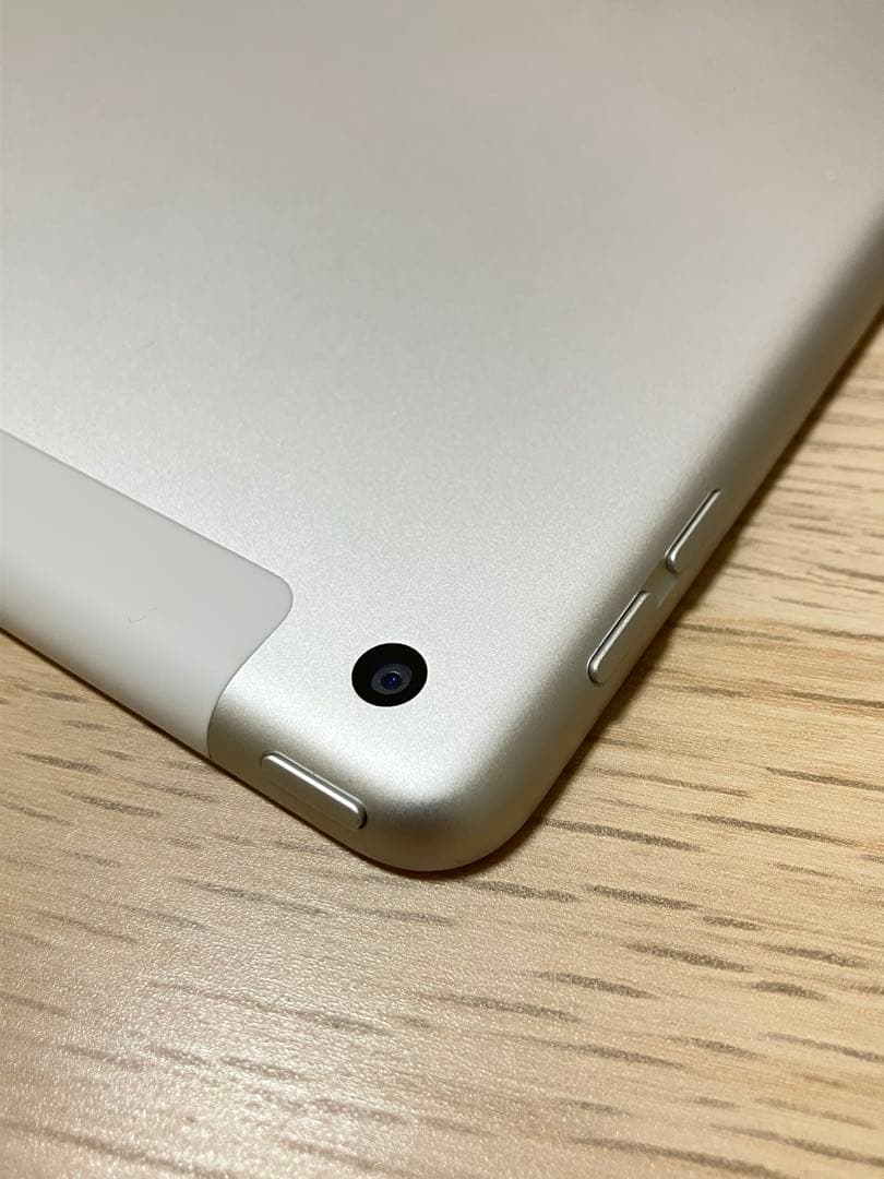 バッテリー良好 iPad 第7世代 32GB Wi-Fi セルラードコモ