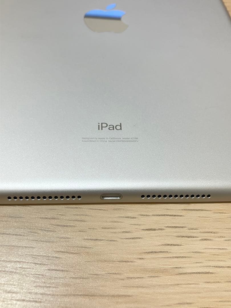 バッテリー良好 iPad 第7世代 32GB Wi-Fi セルラードコモ
