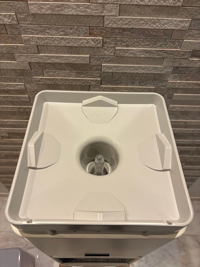 再値下げアマダナ　ウォーターサーバー　amadana HC12D1-WD-RF