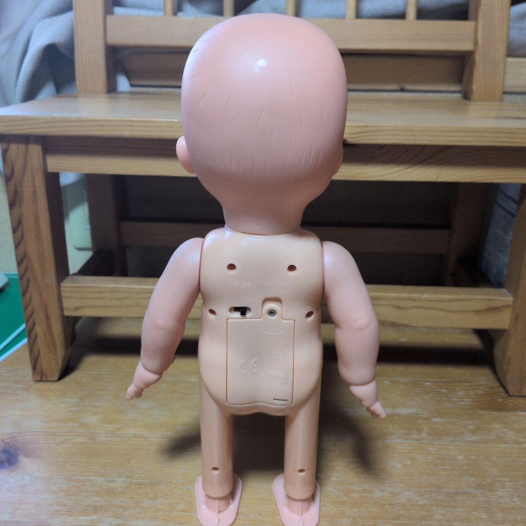 センサーで笑う、のびる、赤ちゃん ホラーハンド