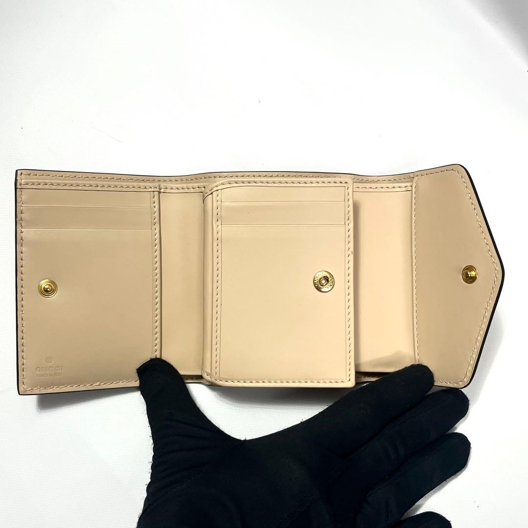未使用品✨グッチ 三つ折り財布 ジャンボ GG ロゴ型押し ベージュ レザー