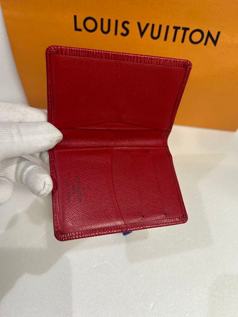 美品　Louis Vuitton エピレザー名刺入れ レッド