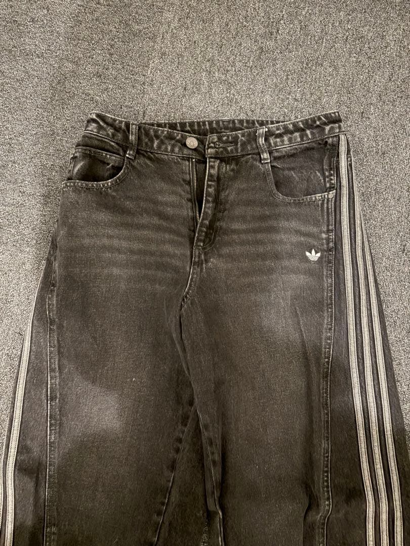 【韓国限定品】adidas デニムパンツ 日本国内未販売品