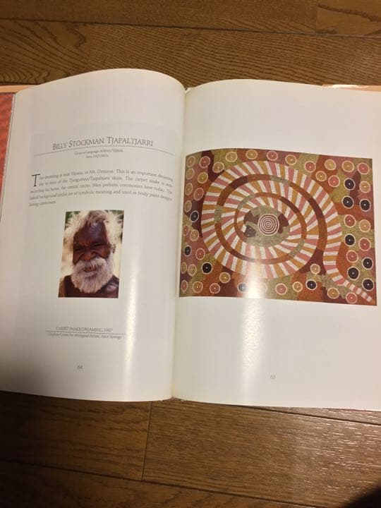 洋書 ABORIGINAL PAINTINGS  by Jeniffer Isaacs