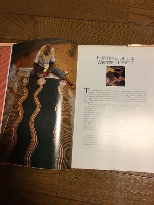 洋書 ABORIGINAL PAINTINGS  by Jeniffer Isaacs