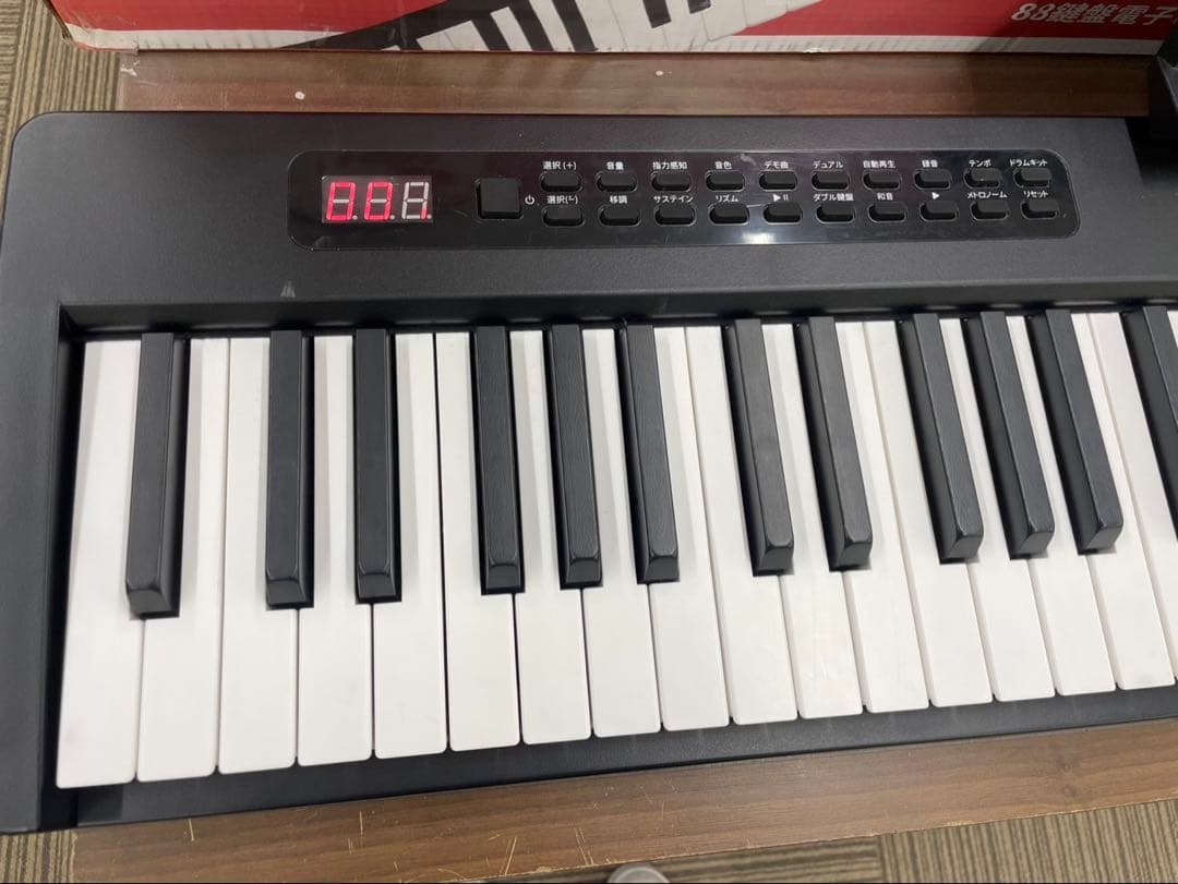電子ピアノ　88鍵盤　充電タイプ　スリム軽量 ブラック