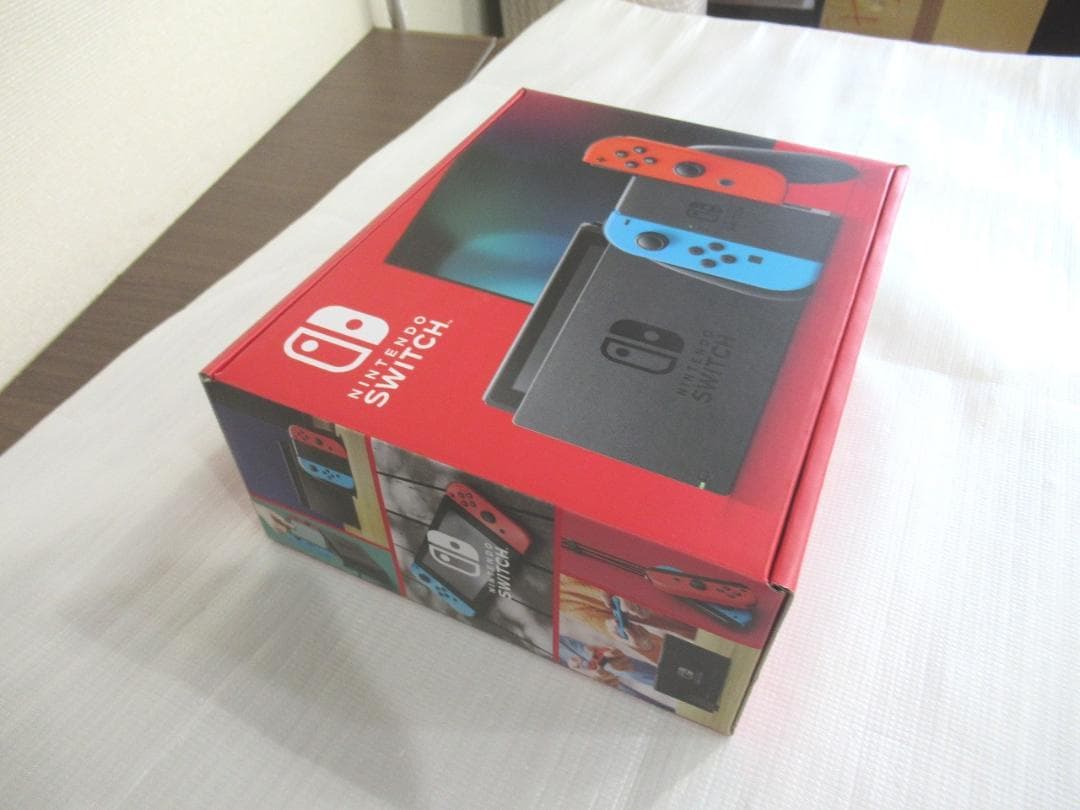 Nintendo Switch（Joy-Con:ネオンブルー/ネオンレッド）