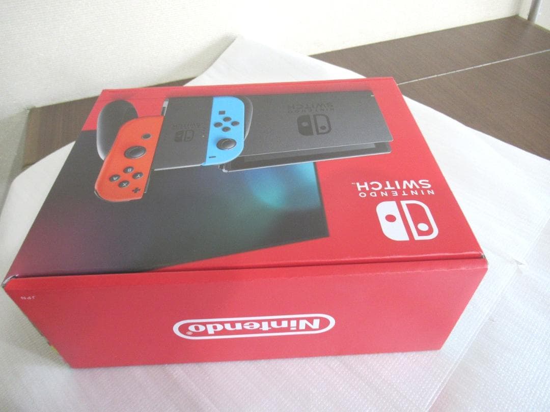 Nintendo Switch（Joy-Con:ネオンブルー/ネオンレッド）