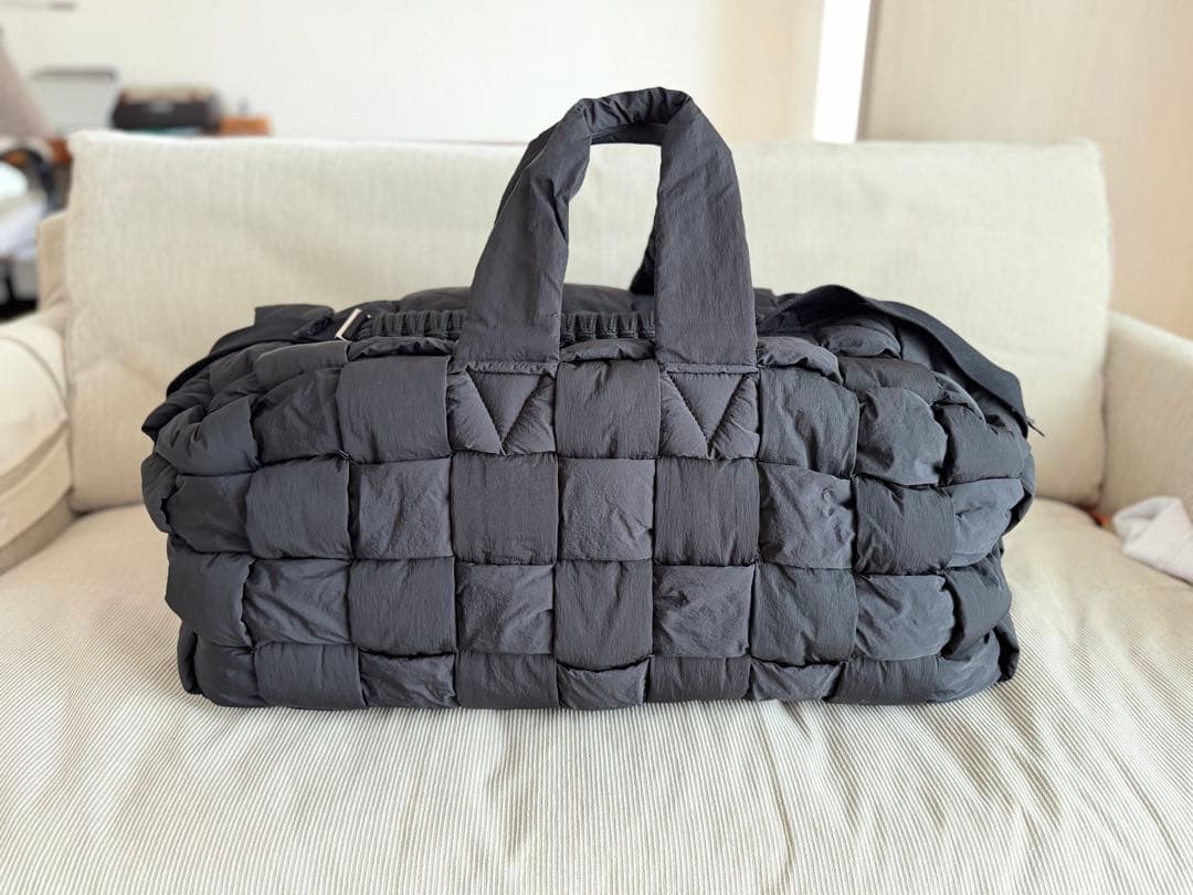 BOTTEGA VENETA ザ・パデッド ホールドオール
