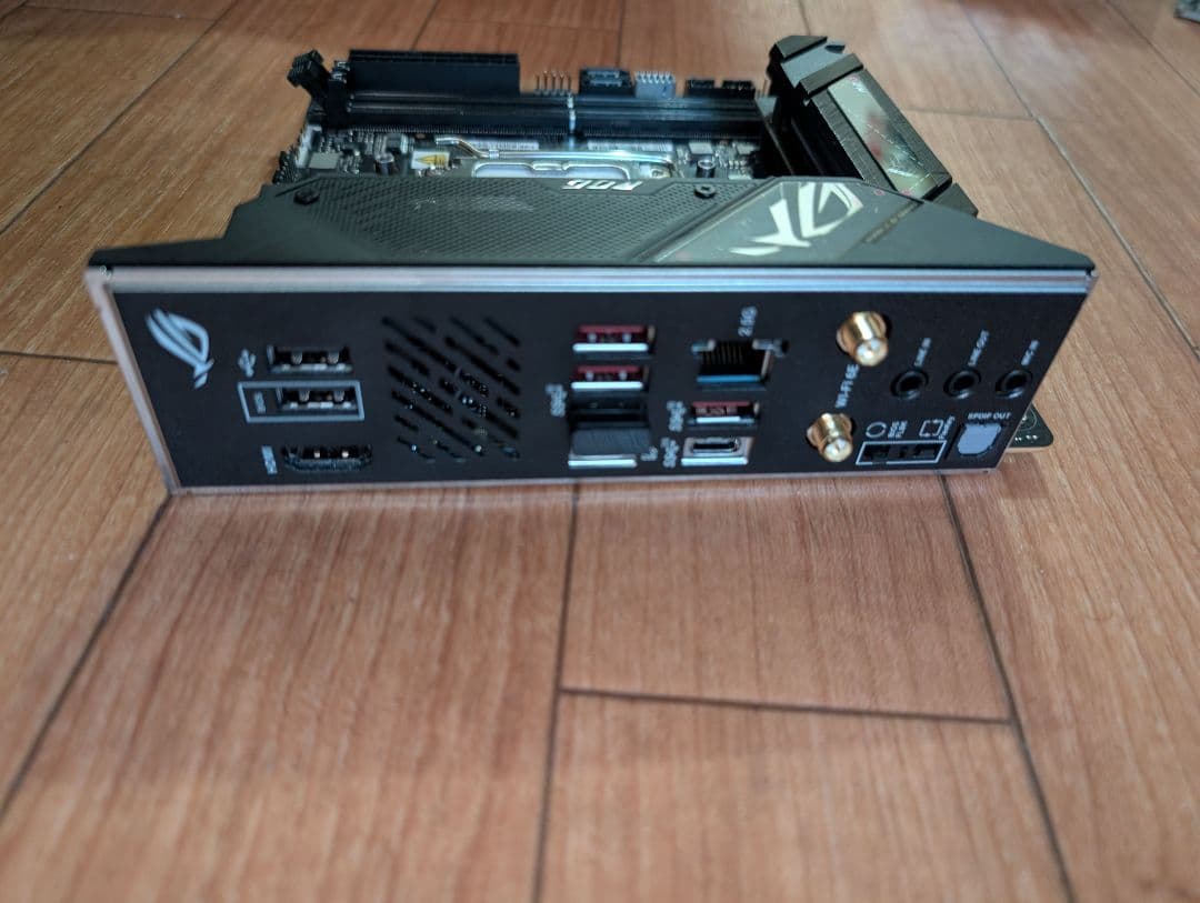 ROG STRIX B650E-I Gaming WiFi マザーボード