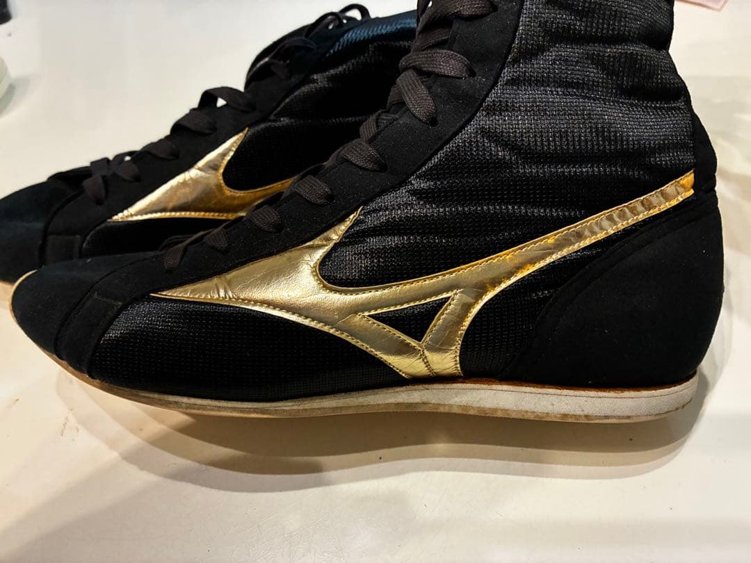 Mizuno ボクシングシューズ 黒/金 ハイカット
