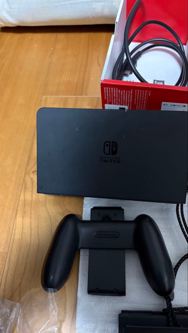 Nintendo Switch 本体 赤青ジョイコン付き