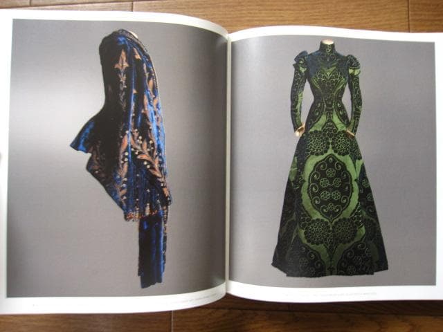 Paris Haute Couture　パリ　オートクチュール