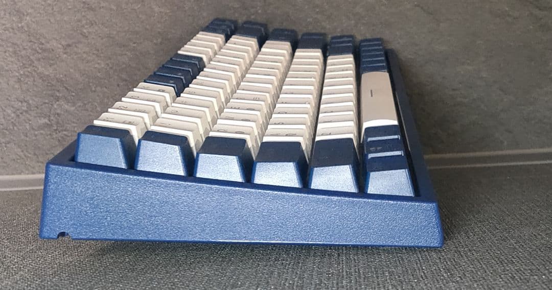 【最終値下げ】84キー ゲーミングキーボード　Bluetooth +USB 赤軸