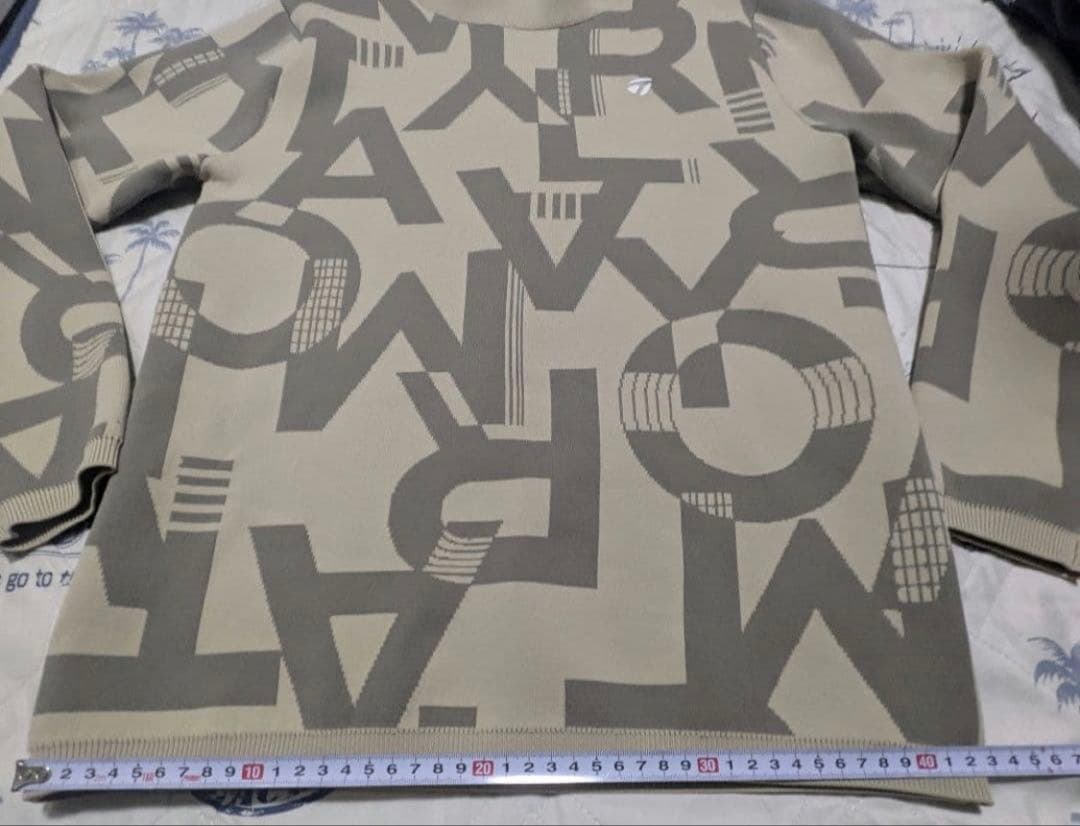 【美品】テーラーメイド ベージュ タートルネックニット Ｌサイズ