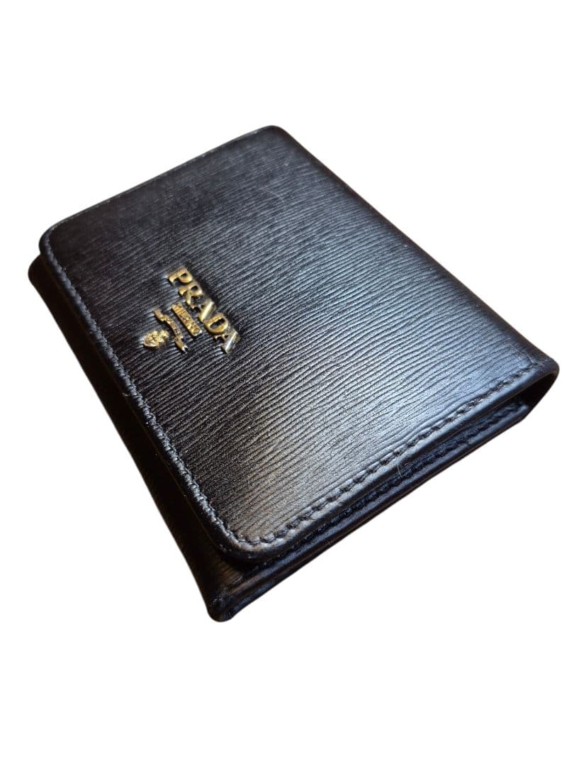 ＰＲＡＤＡ　プラダ　サフィアーノ　ゴールド金具　三つ折り財布