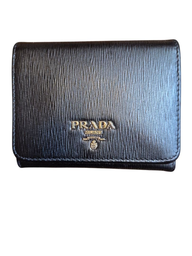 ＰＲＡＤＡ　プラダ　サフィアーノ　ゴールド金具　三つ折り財布