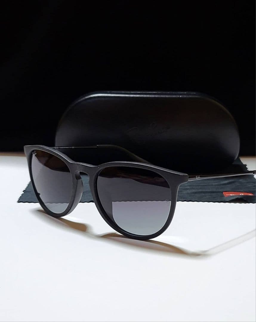 ◆Ray-Ban　レイバン◆サングラス　RB4171-F ERIKA ケース付き