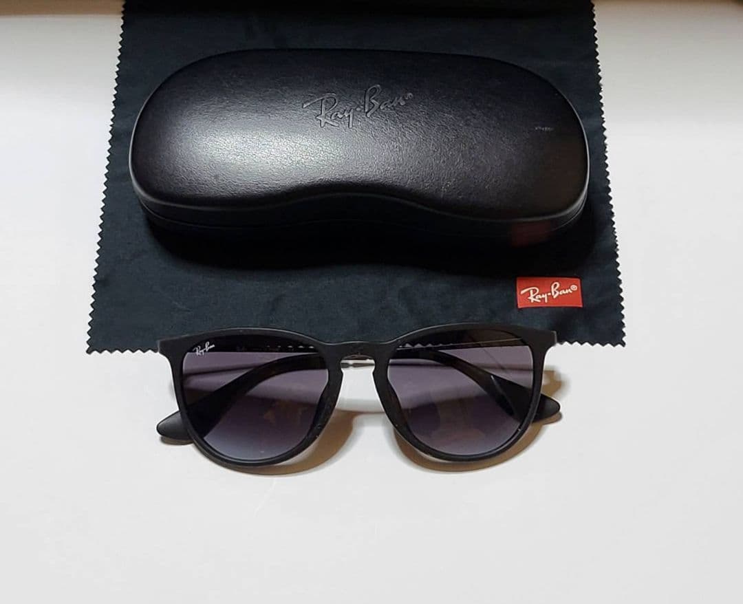 ◆Ray-Ban　レイバン◆サングラス　RB4171-F ERIKA ケース付き